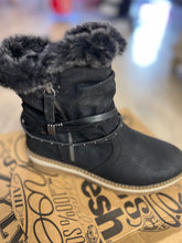 Load image into Gallery viewer, Refresh faux fur trim boot