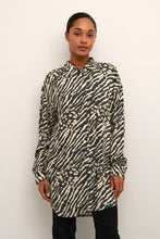 Load image into Gallery viewer, Kaffe oversized shirt - Isabella Paige’s Boutique 